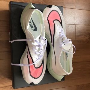 Nike zoomx vaporfly next%